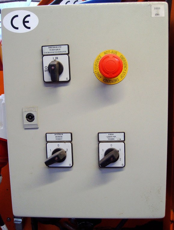 14_schalter_und_notausschal_jpg.jpg