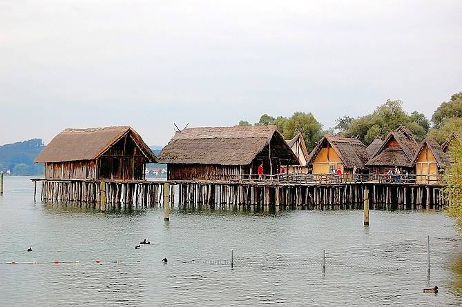 Pfahlbauten1.jpg