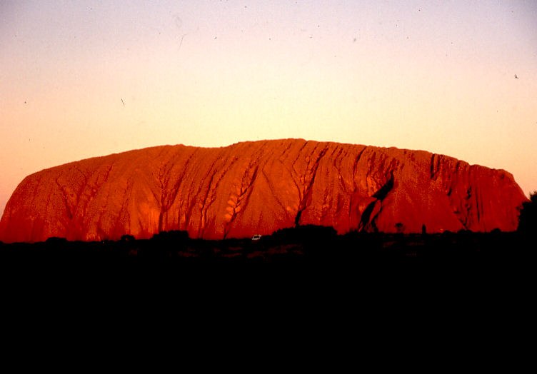 ayersrock2.jpg