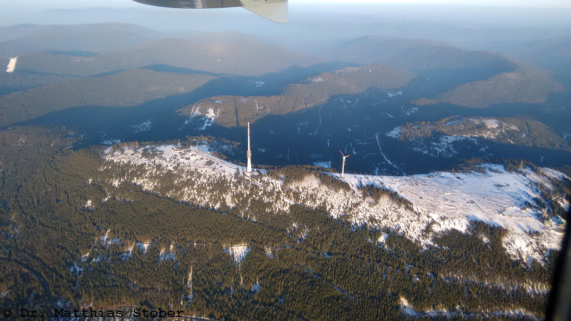 Luftbild der Hornisgrinde von Westen