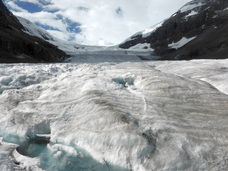 Foto des Athabasca Gletscher. Blick auf die Gletscherzunge