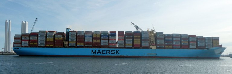 Maasvlakte Containerschiff