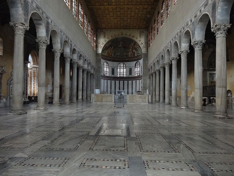 800px-Santa_sabina_internal.JPG