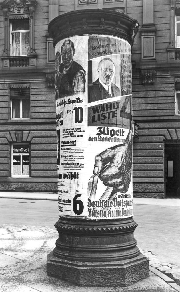 Stuttgart: Litfaßsäule mit Wahlplakaten zur Landtagswahl, 1932