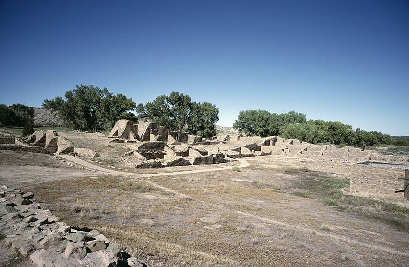 800px-Aztec_Pueblo.jpg