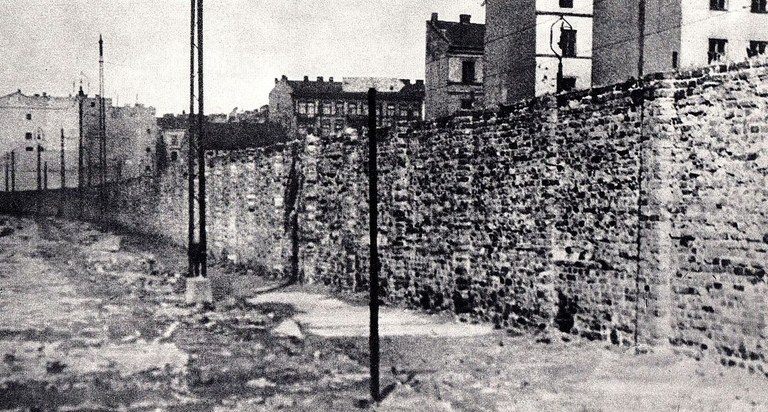 Ghetto_Wall_Warsaw_Ghetto_010.jpg Ghetto_Wall_Warsaw_Ghetto_010.jpg