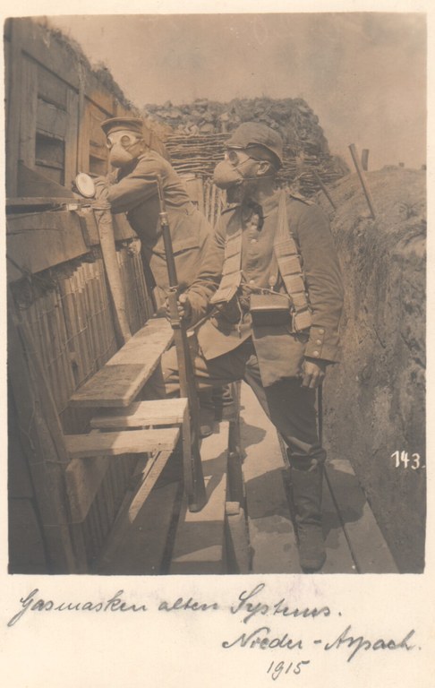 005-Gasmasken alten systems Nieder-saspach 1915.jpg 005-Gasmasken alten systems Nieder-saspach 1915.jpg