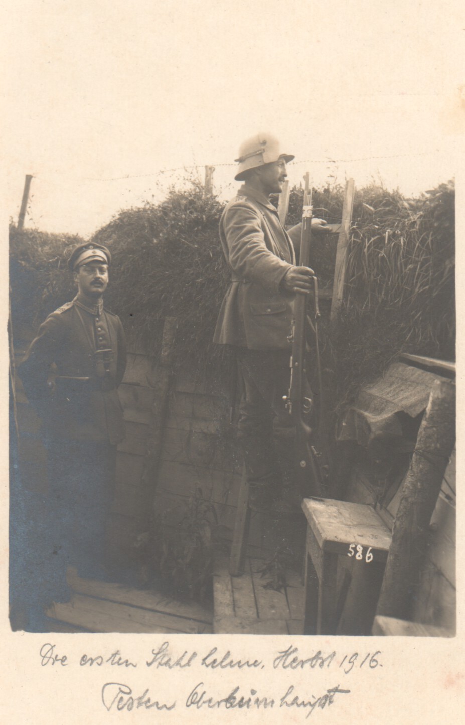 006- Erste Srtahlhelme Herbst 1916.jpg