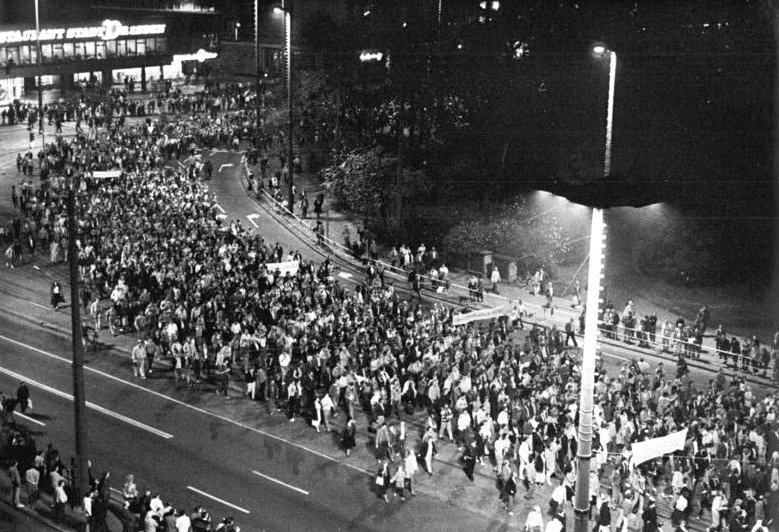 100.000 Bürger demonstrierten am 23. Oktober 1989 in Leipzig