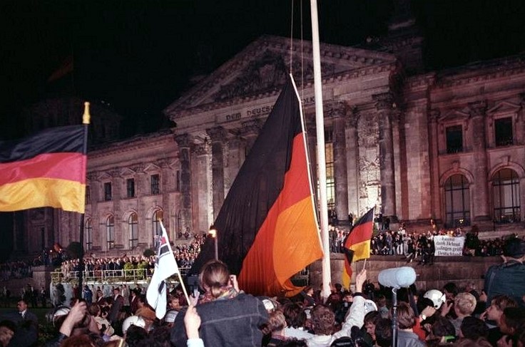 Der Reichstag in Berlin am 3. Oktober 1990