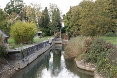 huenizufahrt-240pix.jpg huenizufahrt-240pix.jpg