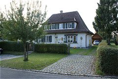 haus-mit-1-erker-240pix.jpg