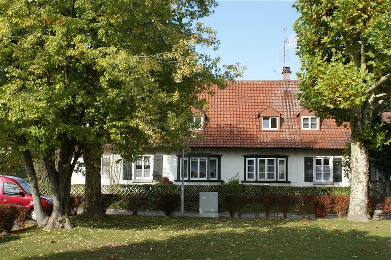 haus-mit-2-erkern-900pix.jpg haus-mit-2-erkern-900pix.jpg