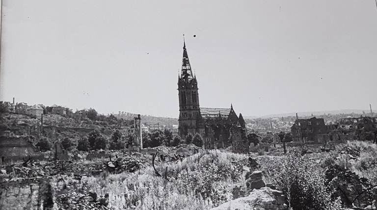 b13.jpg b13.jpg