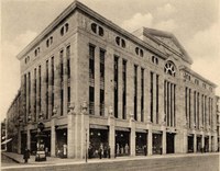 Das neu erbaute Warenhaus der Geschwister Knopf 