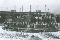Anlässlich des Anschlusses nach Bayern wurde in Crailsheim eine Lokomotivrotunde gebaut. Foto von 1908.