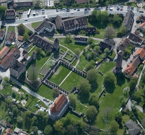 B 15 Luftbild Klosteranlage.jpg