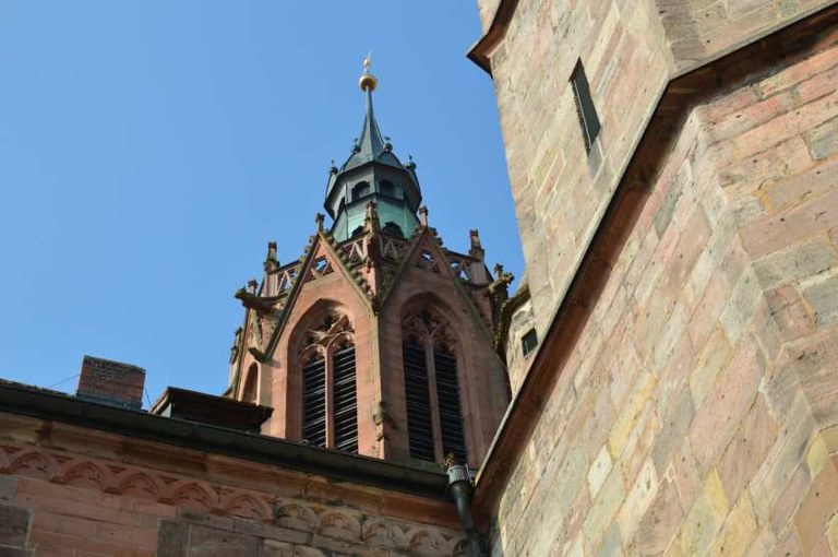 b6 Gotischer Kirchturm.jpg