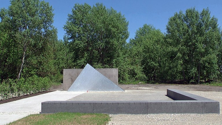 b 3-Mahnmal.jpg b 3-Mahnmal.jpg