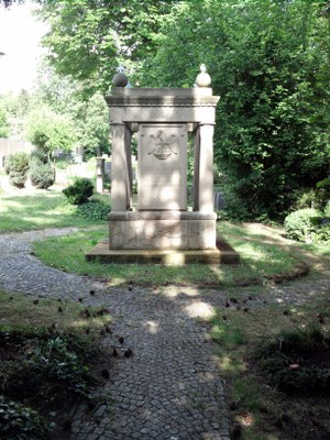 Kriegerdenkmal in Stuttgart-Münster, Vorderseite