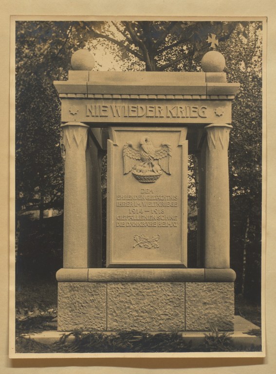 B4_Denkmal1926.jpg B4_Denkmal1926.jpg