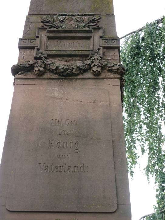 B34 Friedhof Unter den Linden - Denkmal zum Krieg 1870-71 Detail Obelisk.jpg
