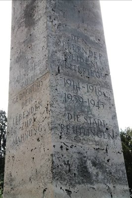 mini_B23 Friedhof Unter den Linden - Inschriften Obelisk.jpg