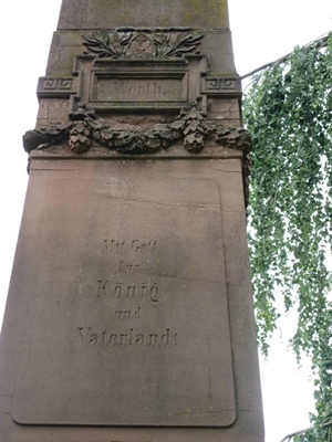 mini_B34 Friedhof Unter den Linden - Denkmal zum Krieg 1870-71 Detail Obelisk.jpg