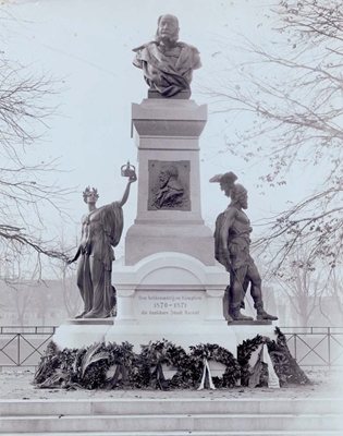 Das Kriegerdenkmal in Rastatt, Errichtung 1902 initiiert vom Militärverein