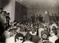 Studenten besetzen am 25. Mai 1968 das Tübinger Rathaus
