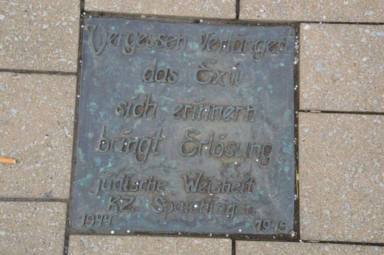 b24.JPG b24.JPG