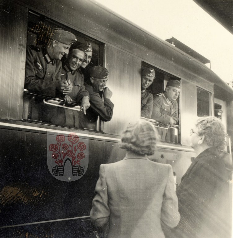 b10.jpg b10.jpg