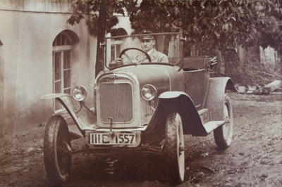 Aus der Frühzeit des Großhandels: Ein Hahn-Vertreter um 1925 unterwegs
