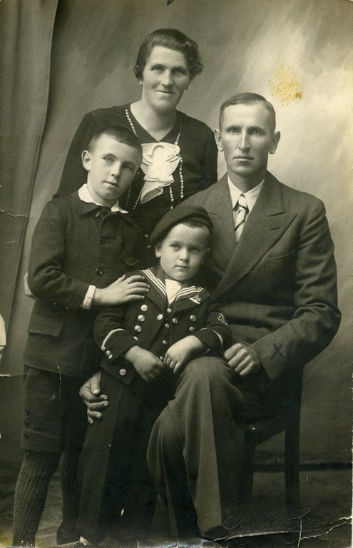 b11.jpg b11.jpg