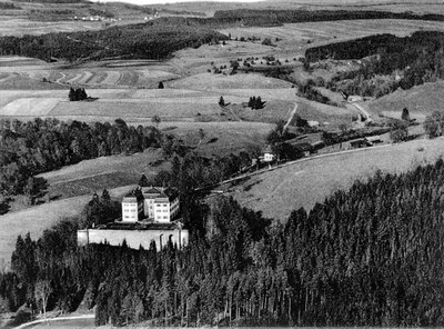 Panoramafoto Schloss Grafeneck und Gelände, Luftbild um 1930