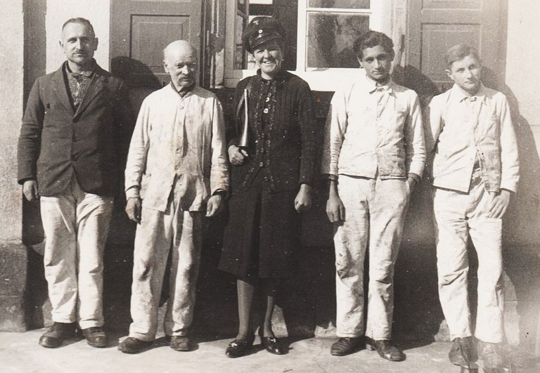 b14.jpg b14.jpg