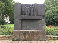 Das Lechleiter-Denkmal (1988) von Manfred Kieselbach in der Mannheimer Schwetzingerstadt