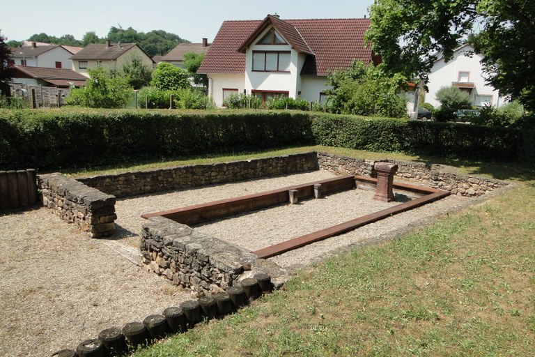 B28 Mithraeum Riegel.JPG