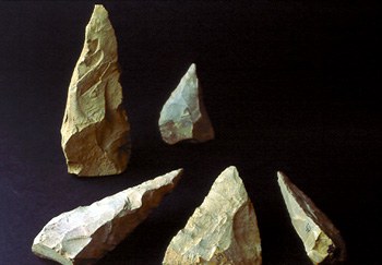 Steingeraete aus dem Lonetal.jpg