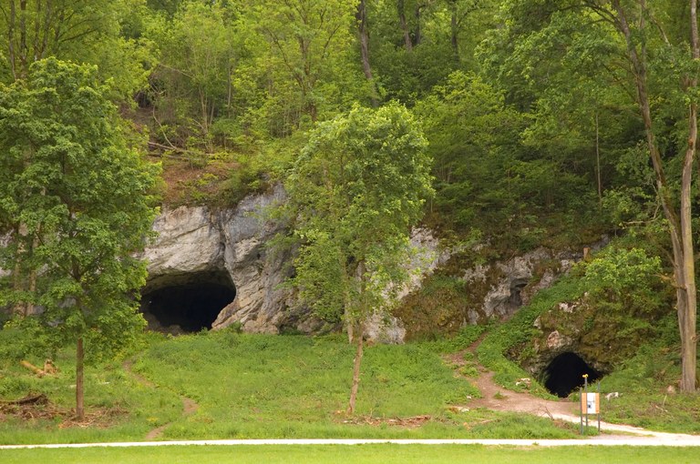 höhle.jpg