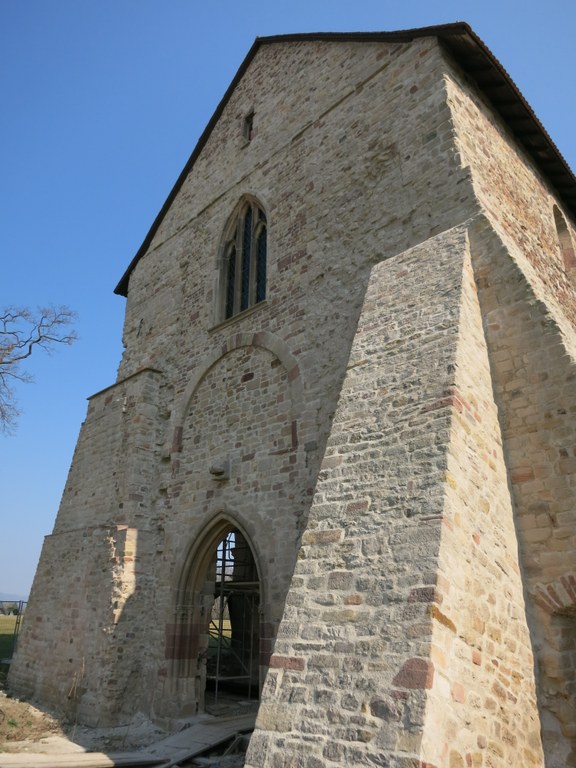 B8_Kirchenrest.jpg