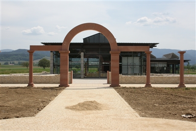 Rekonstruiertes Portal (B14)