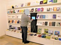 Hörstation mit Kurzlesungen literarischer Texte der im Literaturhaus vorgestellten Autorinnen und Autoren