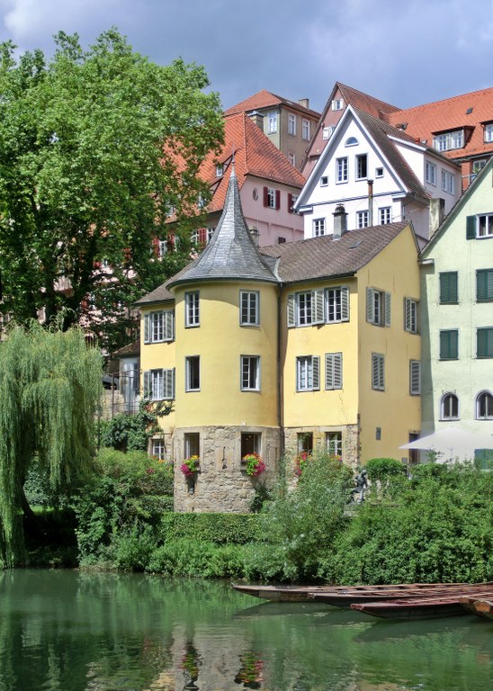 Hölderlinturm_Tübingen_Juli_2016.jpg