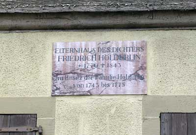 Tafel am Wohnhaus der Familie Hölderlin
