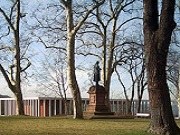 Schillerdenkmal vor dem Literaturmuseum der Moderne