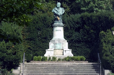 Scheffel-Denkmal am Karlsruher Scheffelplatz 