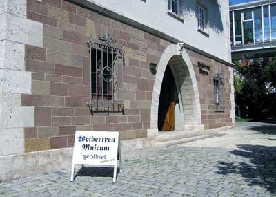 Das Weibertreumuseum befindet sich im Untergeschoss des Weinsberger Rathauses