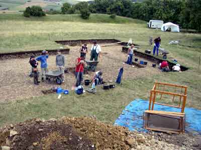 Archäologen bei einer Grabung am Ipf (2008)