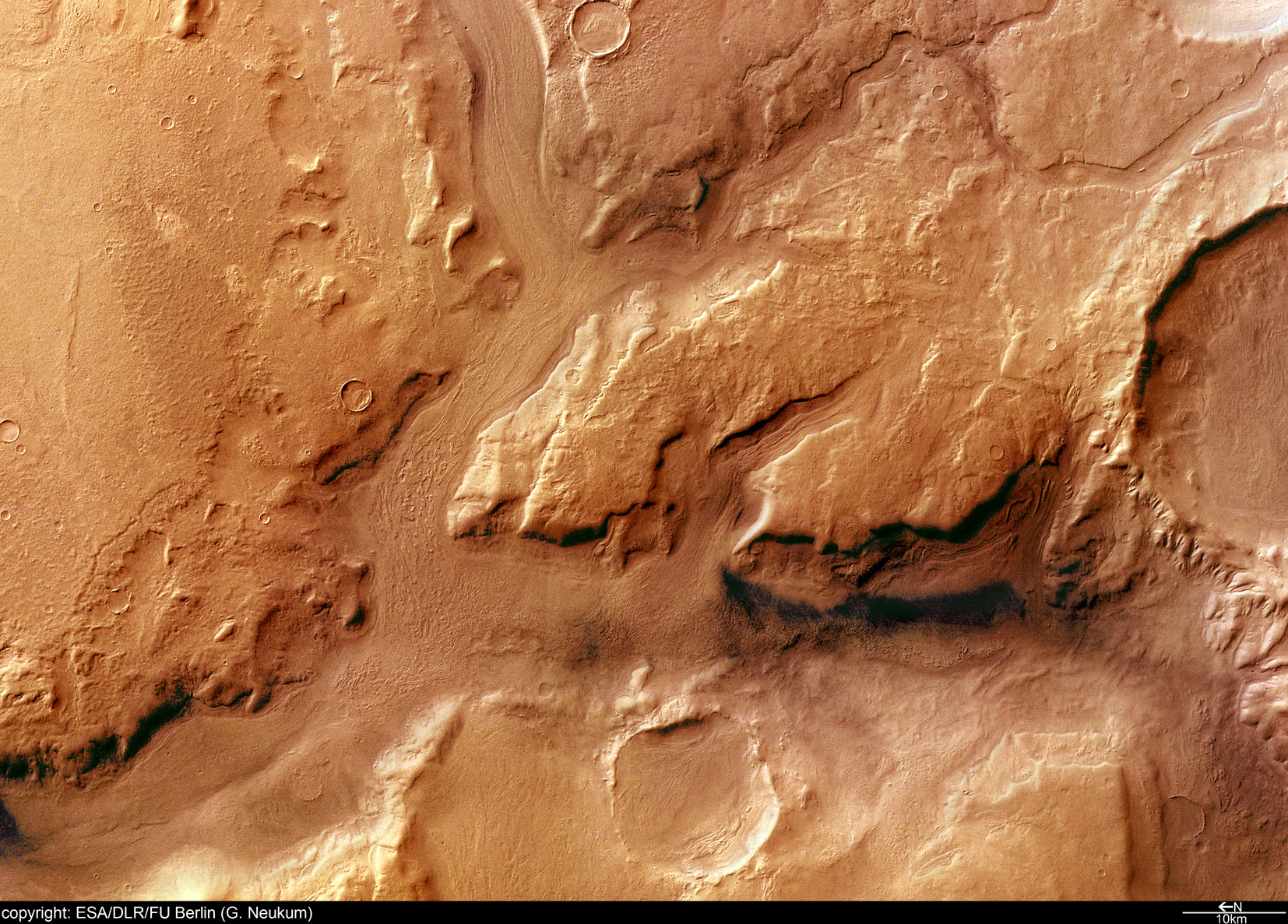 Reull_Vallis_in_colour.jpg
